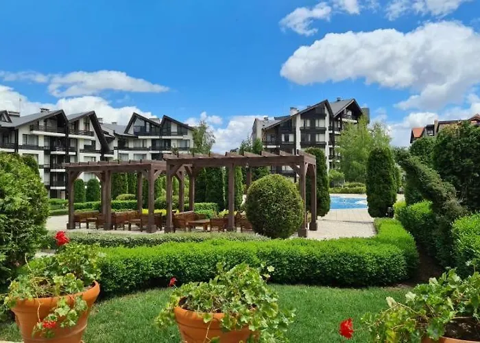 Апартамент Aspen Golf With Stunning Mountain View Банско